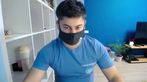 Snapshot of sexxxdickbig chatting on February 2025 07:46:01 PM Tommy online show from February 2025 07:46:01 PM