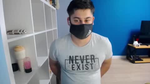 Snapshot of sexxxdickbig chatting on March 2025 08:33:02 PM Tommy online show from March 2025 08:33:02 PM