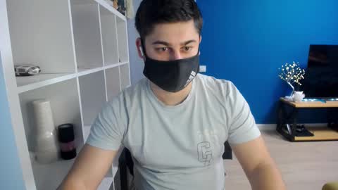 Snapshot of sexxxdickbig chatting on March 2025 03:51:01 PM Tommy online show from March 2025 03:51:01 PM