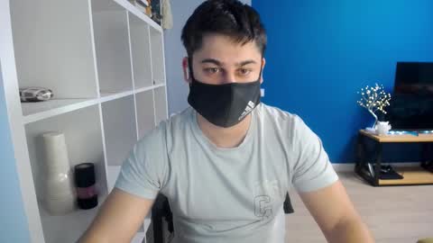 Snapshot of sexxxdickbig chatting on March 2025 07:49:01 PM Tommy online show from March 2025 07:49:01 PM