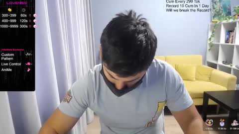 Snapshot of sexxxdickbig chatting on October 2025 07:20:02 AM Tommy online show from October 2025 07:20:02 AM