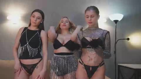 Snapshot of sexxxsirens chatting on March 2025 10:28:02 AM Hannah Monica Annie Andrea Eva Lina online show from March 2025 10:28:02 AM