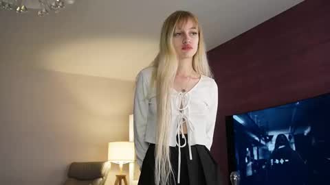Snapshot of sexxxsirens chatting on October 2025 09:29:01 AM Hannah Monica Annie Andrea Eva Lina online show from October 2025 09:29:01 AM