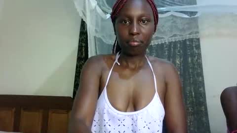 Snapshot of sexxy_melmine chatting on April 2026 08:29:02 AM Dolly online show from April 2026 08:29:02 AM