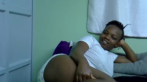 Snapshot of sexxybuttie chatting on November 2025 11:59:02 PM African Queen online show from November 2025 11:59:02 PM