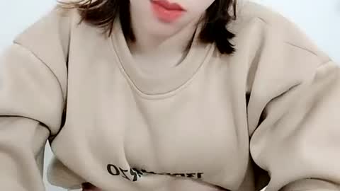 sexy8685 online show from December 2025 02:18:01 AM