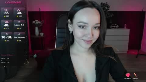 Alexia online show from November 2025 05:13:01 PM