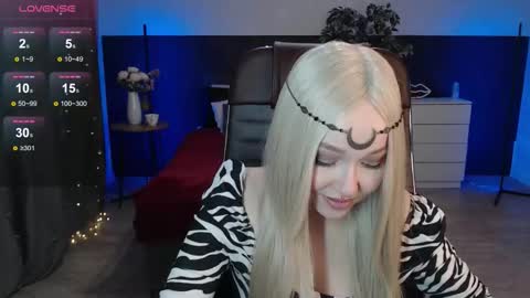 Alexia online show from November 2025 06:20:01 PM