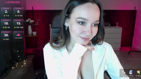 Alexia online show from November 2025 11:36:02 PM
