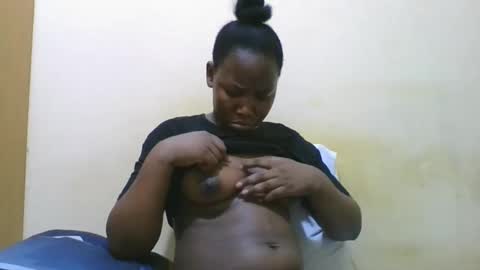 Snapshot of sexy_ariana90 chatting on October 2025 10:57:02 AM Reshia online show from October 2025 10:57:02 AM