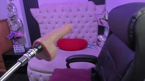 C R I S T A L  online show from May 2026 07:56:02 PM