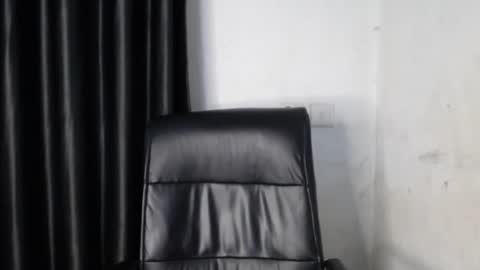 Snapshot of sexy_dick_drainer chatting on October 2025 08:49:02 PM TAISHA online show from October 2025 08:49:02 PM