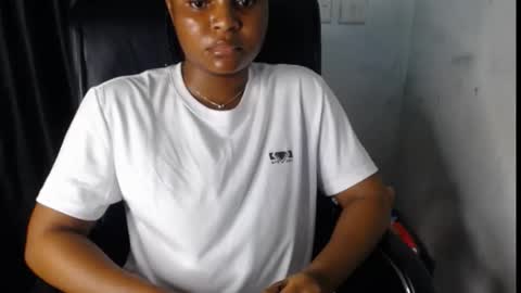 Snapshot of sexy_dick_drainer chatting on October 2025 09:42:02 PM TAISHA online show from October 2025 09:42:02 PM