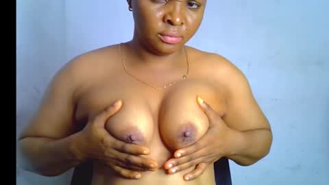 Clara online show from December 2025 07:53:02 PM