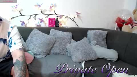 Sexy Ginuin Couple online show from March 2026 12:18:02 AM