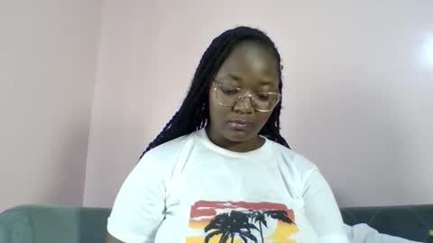 Snapshot of sexy_helle chatting on May 2026 10:54:01 AM sexy_helle online show from May 2026 10:54:01 AM