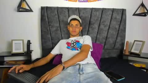 sexy_latin_cum online show from October 2025 03:31:01 AM