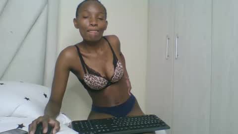 sexy_lucy012 online show from October 2025 04:11:01 AM