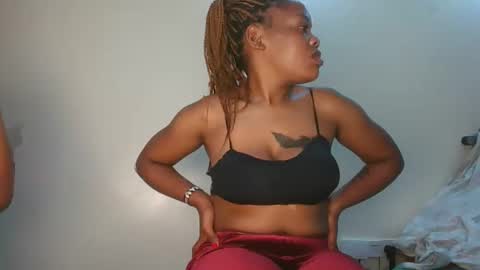 Snapshot of sexy_lyna chatting on February 2026 07:07:01 PM sexy_lyna online show from February 2026 07:07:01 PM