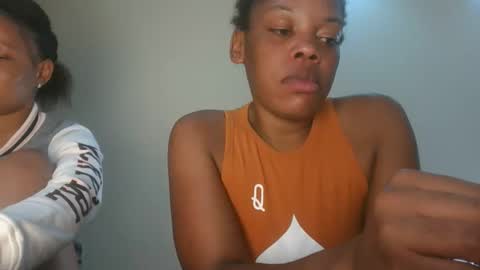 sexy_lyna online show from April 2026 06:31:02 PM