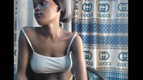Snapshot of sexy_mariax chatting on December 2024 12:40:02 AM Debby online show from December 2024 12:40:02 AM