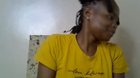 Molyne online show from March 2026 04:27:01 AM