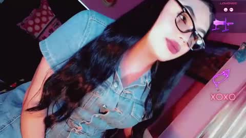 Snapshot of sexy_mysterious_dirty_girl chatting on October 2025 09:38:01 PM queen online show from October 2025 09:38:01 PM