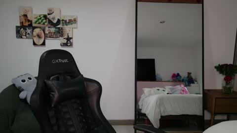 Snapshot of sexy_natty chatting on February 2025 02:09:02 AM sexy nattaly online show from February 2025 02:09:02 AM