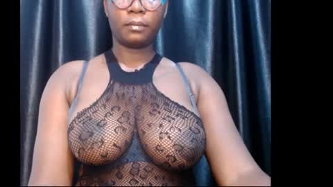 Snapshot of sexy_pearl12 chatting on February 2025 07:36:01 PM zoe online show from February 2025 07:36:01 PM