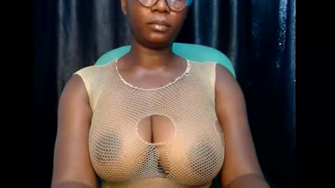 Snapshot of sexy_pearl12 chatting on March 2025 10:40:02 AM zoe online show from March 2025 10:40:02 AM