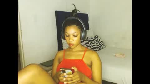 Snapshot of sexyalender02 chatting on November 2025 07:56:02 PM sexyalender02 online show from November 2025 07:56:02 PM