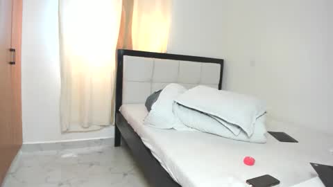 sexybootydoll online show from February 2026 12:11:01 PM