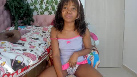 Snapshot of sexybrunnetem chatting on December 2024 08:44:01 AM sofia online show from December 2024 08:44:01 AM