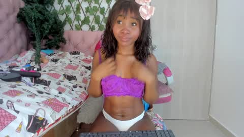 Snapshot of sexybrunnetem chatting on December 2024 08:11:02 AM sofia online show from December 2024 08:11:02 AM
