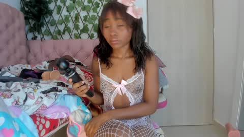 Snapshot of sexybrunnetem chatting on December 2024 10:50:01 AM sofia online show from December 2024 10:50:01 AM