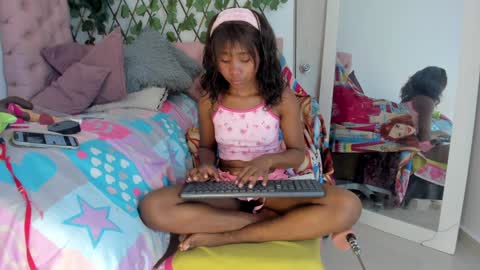 Snapshot of sexybrunnetem chatting on December 2024 11:10:01 PM sofia online show from December 2024 11:10:01 PM