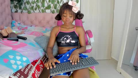Snapshot of sexybrunnetem chatting on December 2024 10:34:01 AM sofia online show from December 2024 10:34:01 AM