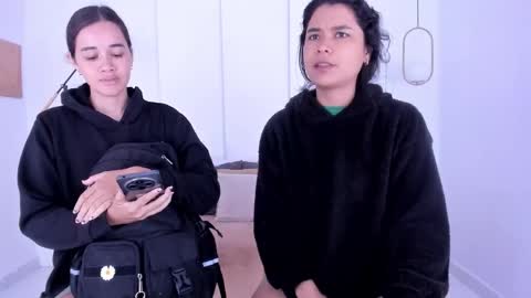 chanell and yina online show from January 2026 01:27:02 PM