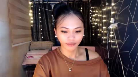 Miss Cheng online show from November 2025 07:14:02 AM