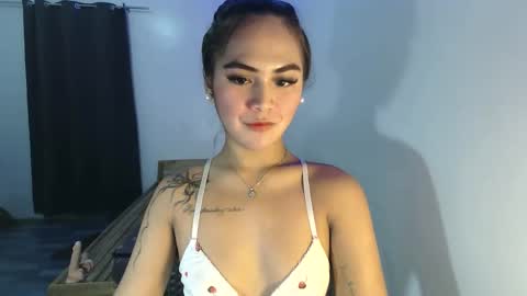 pretty Cheska online show from April 2026 06:52:02 PM