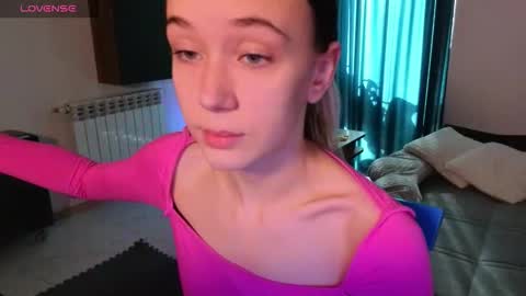 Sophia online show from November 2025 09:53:01 AM