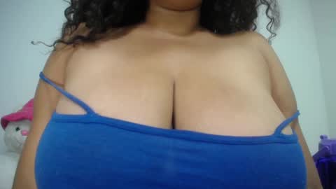 Snapshot of sexydarkboobs chatting on January 2025 07:35:02 AM viole online show from January 2025 07:35:02 AM