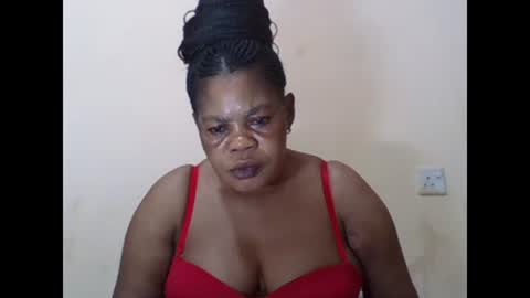 Snapshot of sexydove2 chatting on February 2025 03:04:01 AM EMILY online show from February 2025 03:04:01 AM