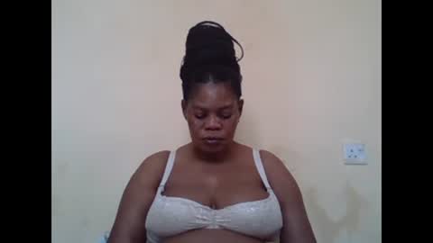 Snapshot of sexydove2 chatting on February 2025 06:20:02 AM EMILY online show from February 2025 06:20:02 AM