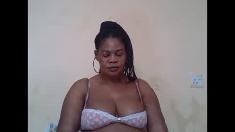 Snapshot of sexydove2 chatting on February 2025 07:43:01 AM EMILY online show from February 2025 07:43:01 AM