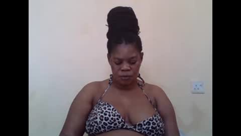 Snapshot of sexydove2 chatting on February 2025 12:48:02 PM EMILY online show from February 2025 12:48:02 PM