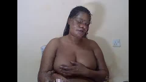 Snapshot of sexydove2 chatting on March 2025 01:42:02 AM EMILY online show from March 2025 01:42:02 AM