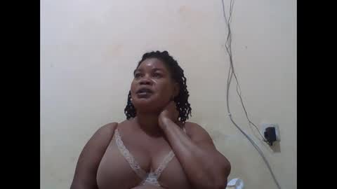 Snapshot of sexydove2 chatting on September 2025 07:28:01 PM EMILY online show from September 2025 07:28:01 PM