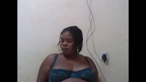 Snapshot of sexydove2 chatting on October 2025 07:11:01 PM EMILY online show from October 2025 07:11:01 PM