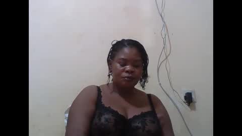 Snapshot of sexydove2 chatting on October 2025 06:06:01 PM EMILY online show from October 2025 06:06:01 PM